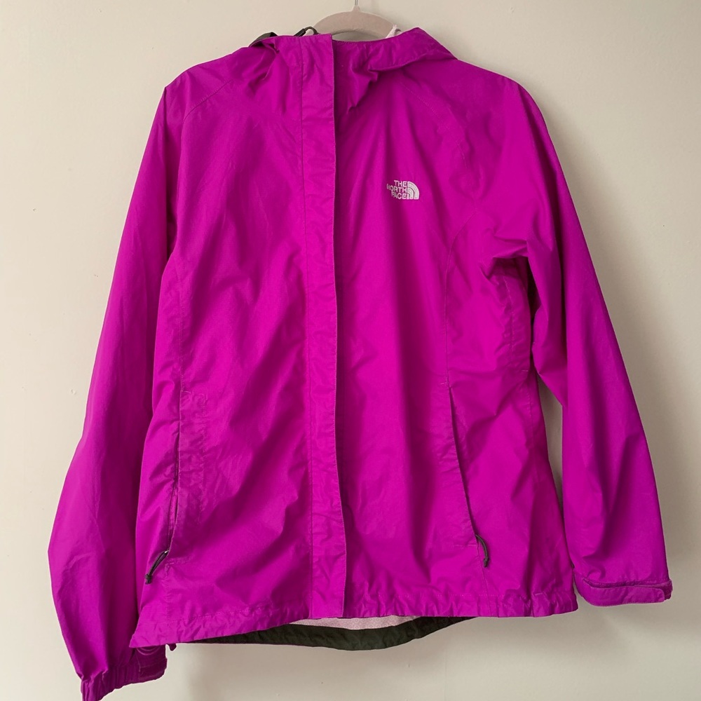 Women’s Northface rain jacket